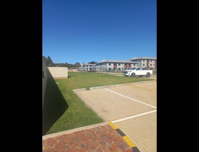 2 BEDROOM SECTIONAL TITLE FOR SALE IN NORTON PARK